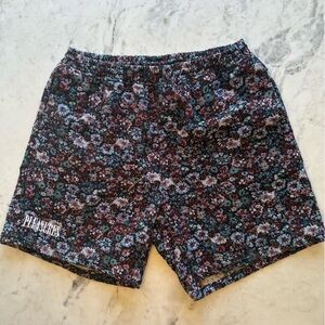 Pleasures Quitter floral shorts in Black jacquard fabic. Size XL